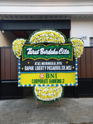 Papan Bunga Duka di Puncak Sorik Marapi