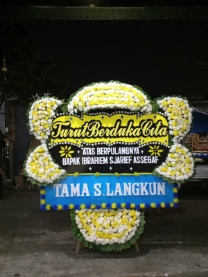 Papan Bunga Duka di Puncak Sorik Marapi